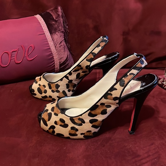 Sling back heels. Animal print. NOT “red bottoms” 😉 - Picture 5 of 6